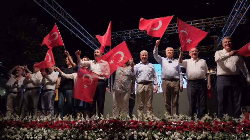 Adanalılar 30 Ağustos Zafer Bayramını coşkuyla kutladı