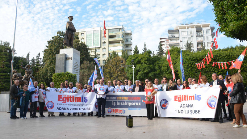 ÖĞRETMENLER BİR GÜNLÜK İŞ BIRAKTI