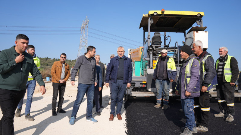 Ceyhan Sarımazı’da istinat duvarı yapılıyor, 19 km’lik yol yenileniyor