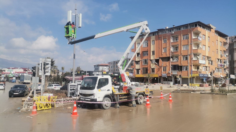 Toroslar EDAŞ’tan deprem bölgesinde asrın elektrik dağıtım operasyonu