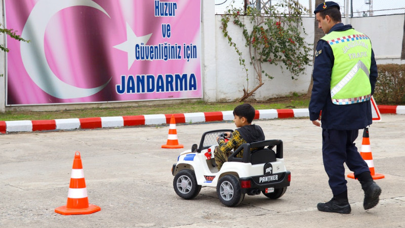 Jandarmadan öğrencilere trafik eğitimi