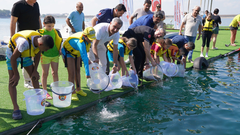 12 İLDE 226 GÖL VE GÖLET ADANA’DAN GÖNDERİLEN BALIKLA BULUŞTU