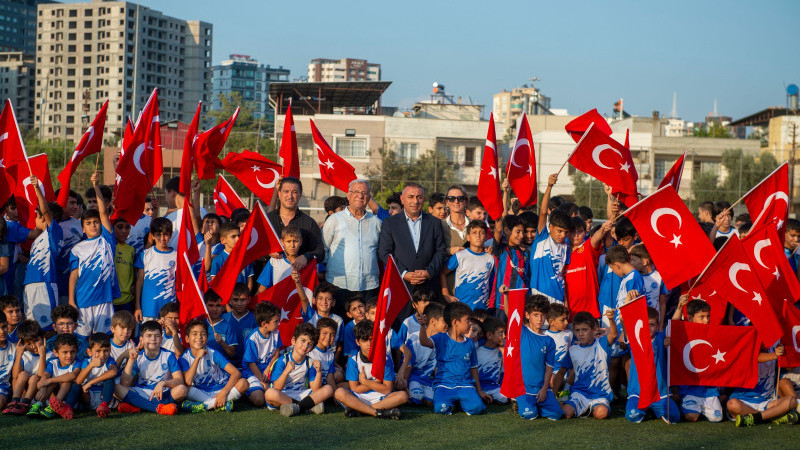 FUTBOL ŞÖLENİ GELECEĞİN YILDIZLARI SEYHAN’DA YETİŞİYOR