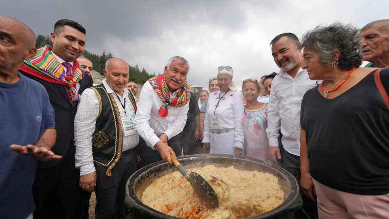 KARALAR, GÖLLER YAYLA ŞENLİĞİ’NE KATILDI