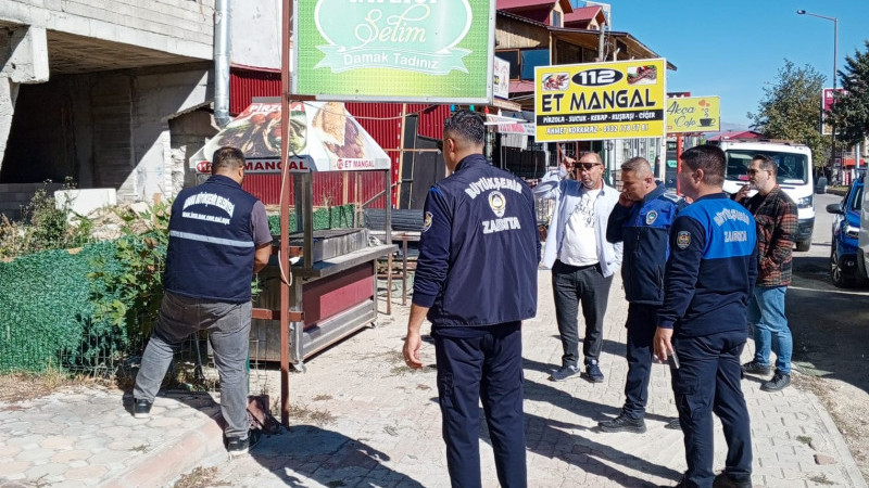 POZANTI BELEDİYESİ; TABELALARI BÜYÜKŞEHİR KALDIRIYOR