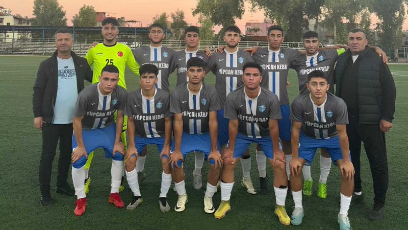 YÜKSEL GENÇLİK SPOR U-18 ZİRVEYİ ZORLUYOR