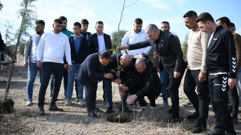 ADANA'DA İLK FİDAN KANLI VE TUTSOY'DAN