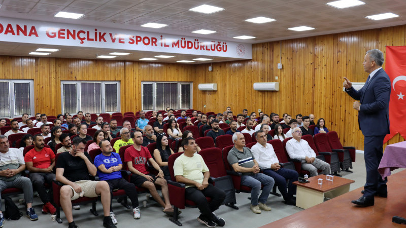 ANTRENÖRLERLE GENİŞ KATILIMLI DEĞERLENDİRME TOPLANTISI