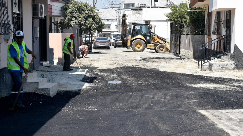 SEYHAN’DA ASFALT MESAİSİ