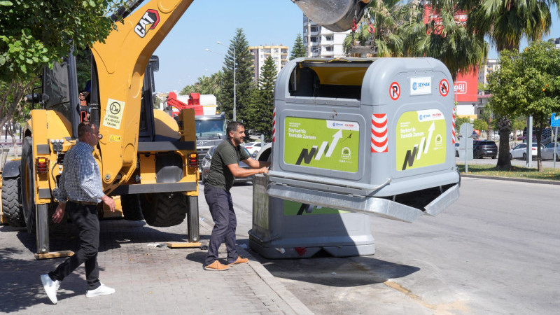 SEYHAN’DA YENİ NESİL ÇÖP KONTEYNERLERİ HİZMETE GİRDİ