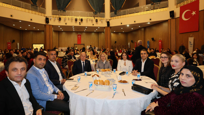 YÜREĞİR’DE ÖĞRETMENLERE ANLAMLI GECE