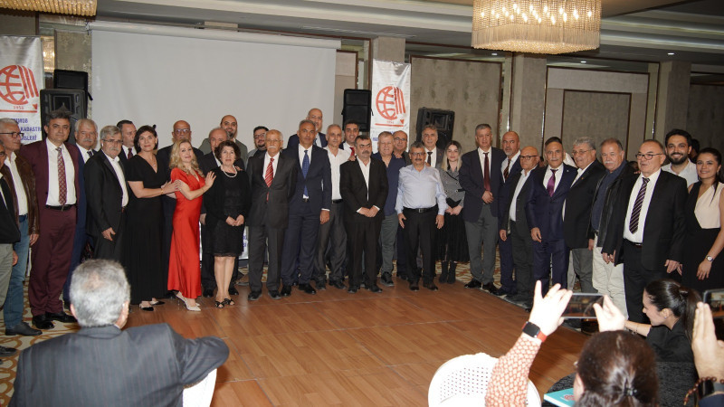 HARİTA VE KADASTRO MÜHENDİSLERİNE PLAKET