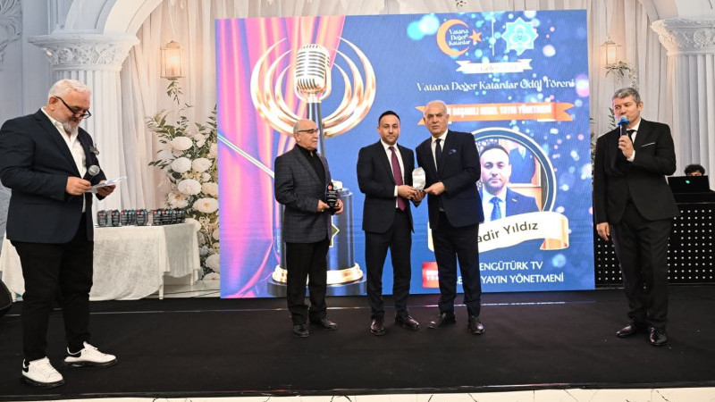 DR. EKREM ASLAN'I GURURLANDIRAN ÖDÜL