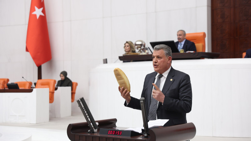 Meclis kürsüsünden 'ekmekli' isyan