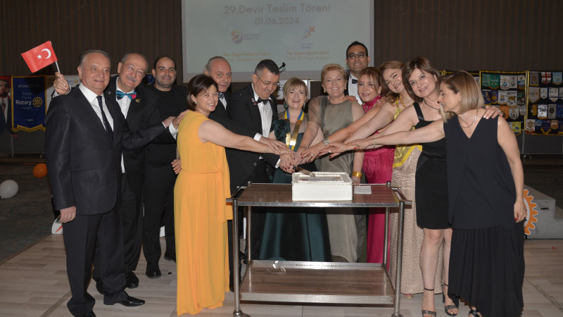 GÜNEY ROTARY KULÜBÜ'NDE DEVİR-TESLİM TÖRENİ YAPILDI