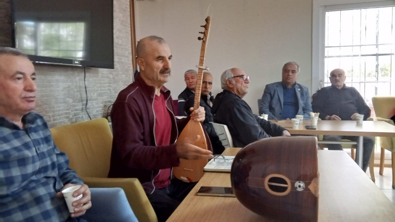 EMEKLİLERDEN SAZLI-SÖZLÜ TOPLANTI