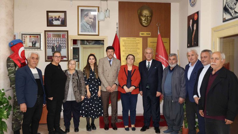 MHP ADANA’DAN ŞEHİT AİLELERİNE ANLAMLI ZİYARET