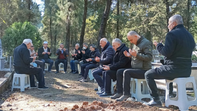 GEVEN, VEFATININ 2. YILINDA MEZARI BAŞINDA ANILDI