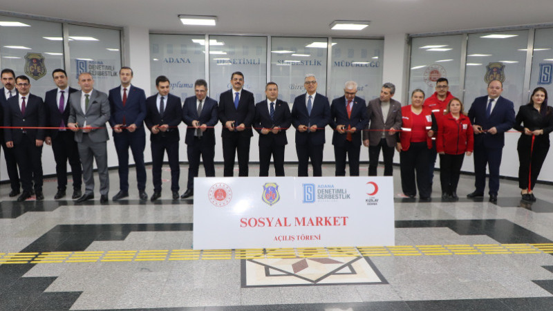 ADANA'DA KIZILAY DESTEKLİ SOSYAL MARKET HİZMETE GİRDİ