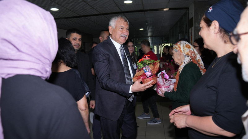 BAŞKAN KARALAR, HUZUREVİ SAKİNLERİNİ ZİYARET ETTİ