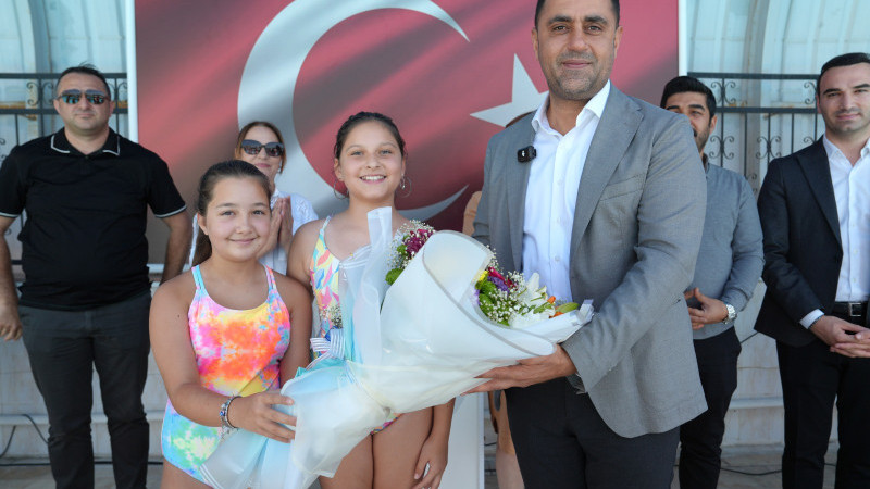ÇUKUROVA’DA HAVUZLAR ÇOCUKLARLA ŞENLENDİ