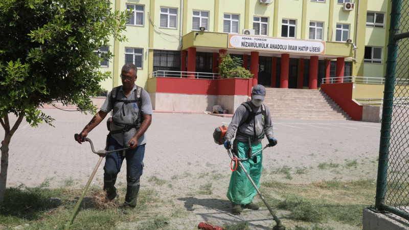 YÜREĞİR’DE OKULLAR YENİ DÖNEME HAZIRLANIYOR