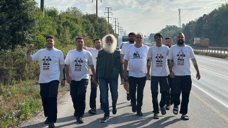 KARALAR İÇİN YÜRÜYEN GENÇLERE SANATÇI SÜVAİ KATILDI