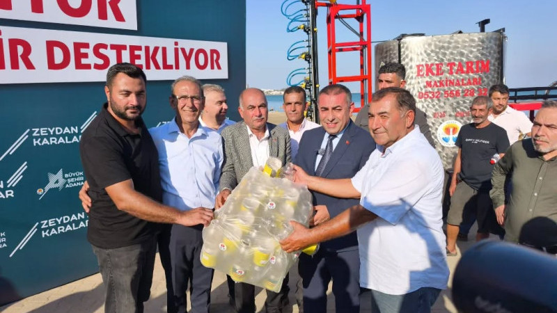 YUMURTALIK’TA ÜRETİCİLERE ÇİFTE DESTEK