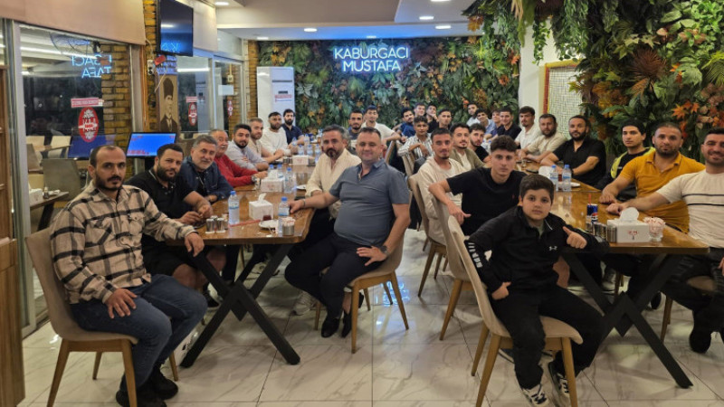İŞ İNSANI KOÇ’TAN YÜREĞİR DEMİRSPOR’A MORAL YEMEĞİ