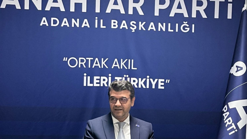 “ÇILGIN PROJELERİ BIRAKIN, ÇOCUKLARIN SOFRASINA EKMEK KOYUN!”