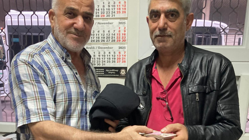 OTOBÜS ŞOFÖRÜ CİNCİK’TEN ÖRNEK DAVRANIŞ