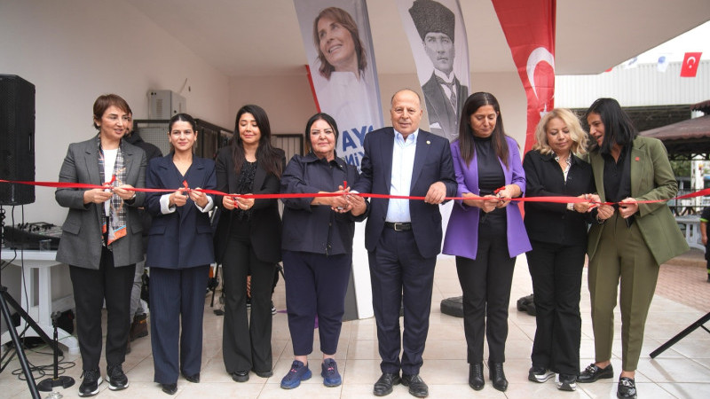 SEYHAN’DA KADIN DAYANIŞMASININ MEŞALESİ NARLICA’DA YANDI