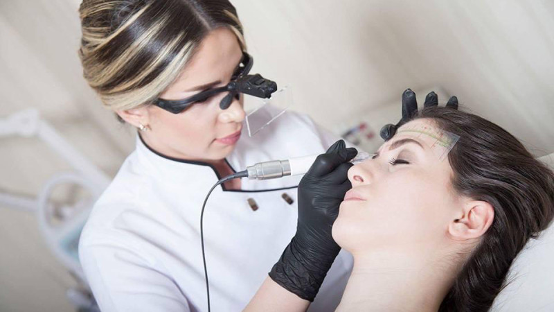 Asya’dan Rusya’ya, Avrupa’dan Amerika’ya: Kalıcı Makyajın Küresel Yükselişi