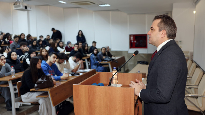 REKTÖR BERİŞ ÖĞRENCİLERLE BULUŞTU