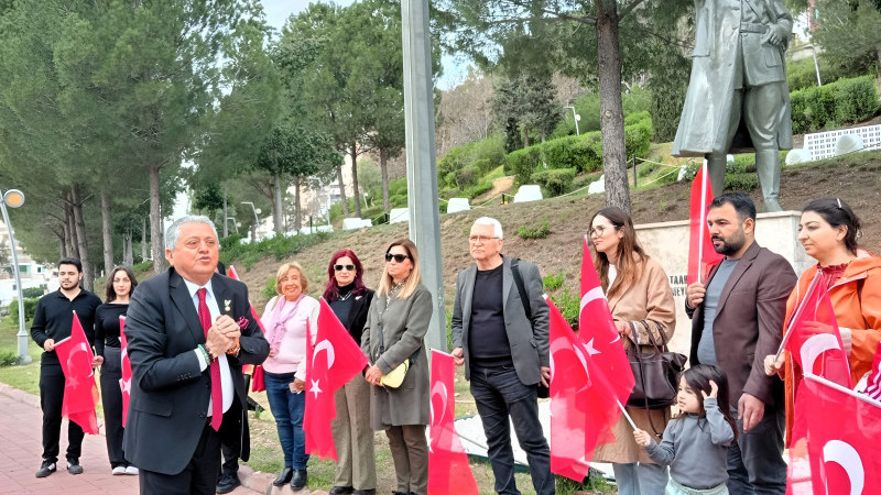 “Çanakkale” ruhuyla şiirler okuyup türküler söylediler