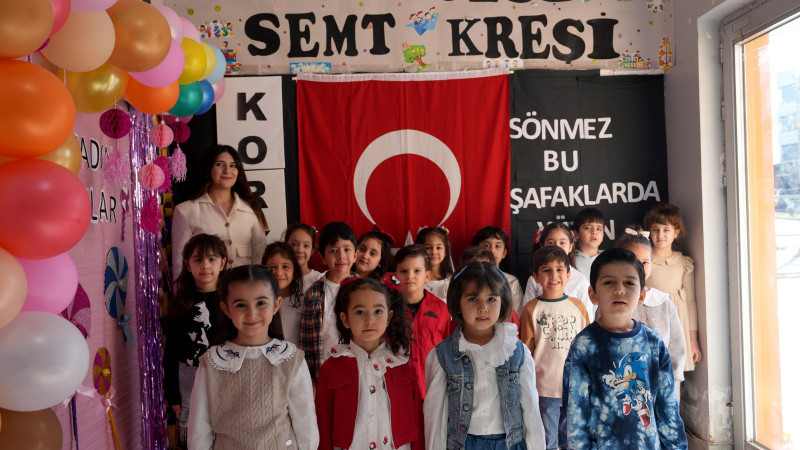 ÇUKUROVA’DA MİNİKLERDEN İSTİKLAL MARŞI’NA ANLAMLI ANMA