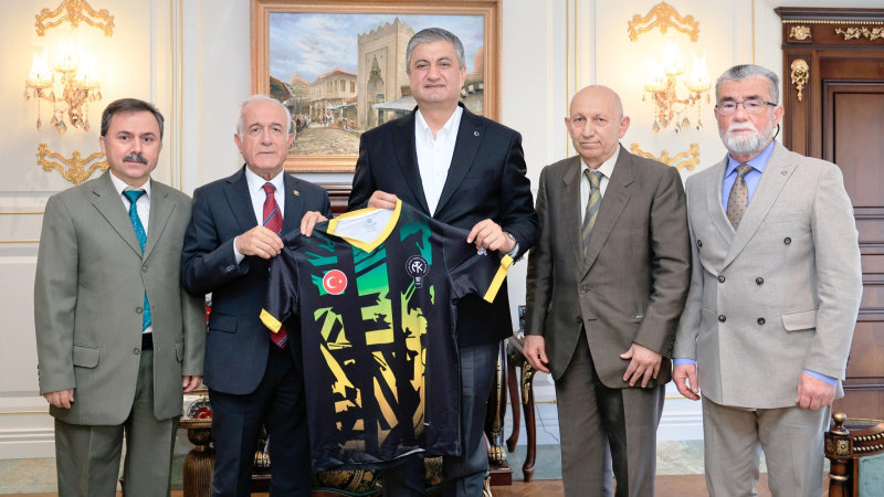 VALİ YAVUZ'DAN VETERANLAR MASA TENİSİ TURNUVASI'NA DESTEK