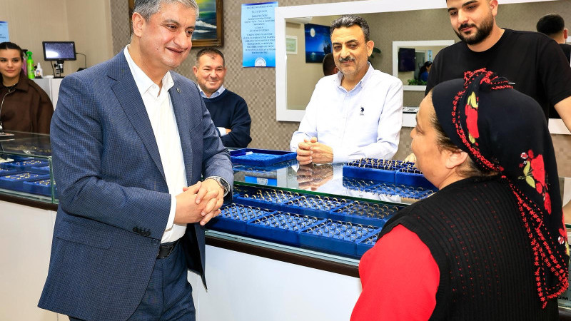 VALİ YAVUZ ESNAF VE VATANDAŞLARLA BİR ARAYA GELDİ