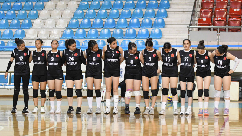 ANAFARTALAR LİSESİ’NDEN ZORLU MAÇTA GALİBİYET: 2-1