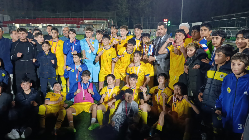 KANARYASPOR U15’TE ŞAMPİYONLUĞA ULAŞTI