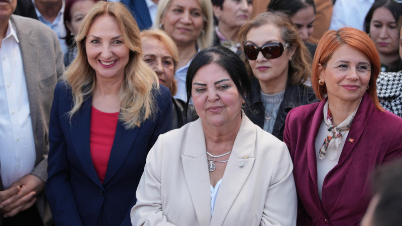 TUTUKLULUĞUNUN 11. AYINDA OYA TEKİN’E DESTEK SÜRÜYOR