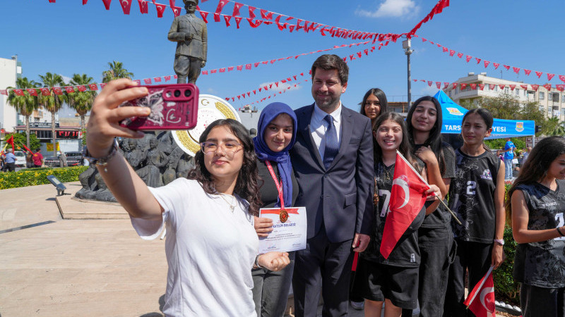 TARSUS’TA 19 MAYIS PROGRAMI RESMİ TÖRENLERLE GERÇEKLEŞTİRİLDİ