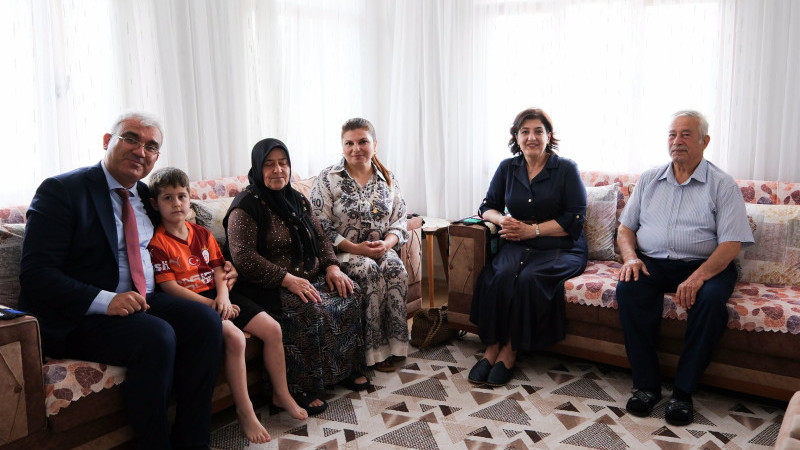 SÜREYYA YAVUZ HANIMEFENDİ’DEN ANLAMLI ZİYARETLER