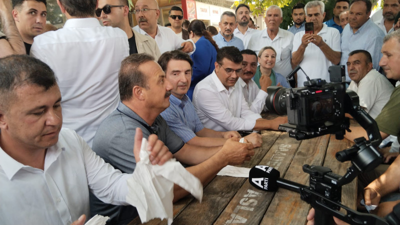 Yavuz Ağıralioğlu Karaisalı'da Coşkuyla Karşılandı!