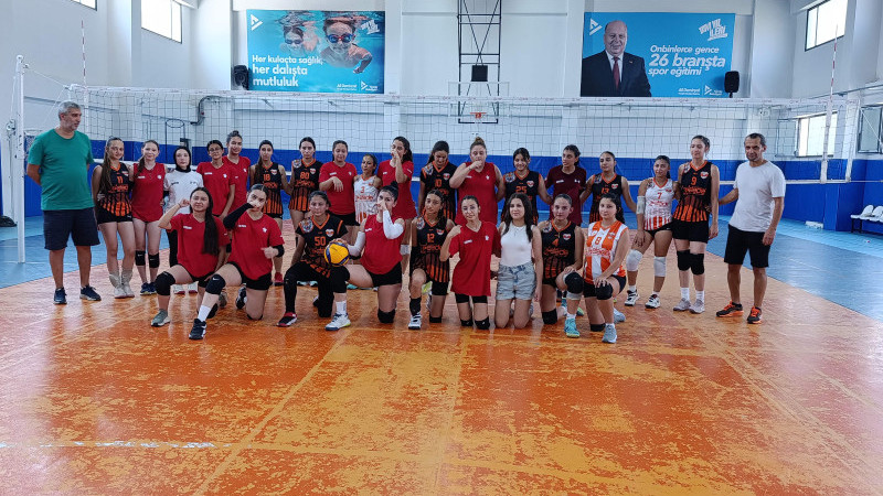 Adanaspor Yıldız Genç Kızlar, ASEM’le hazırlık maçında ter döktü