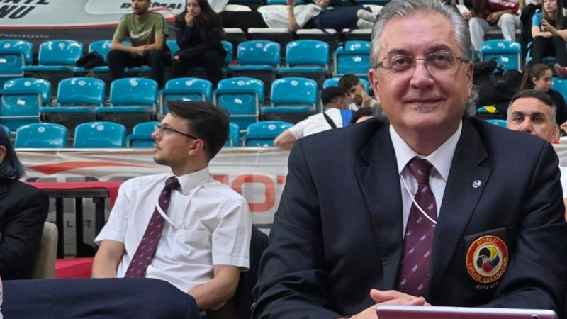 DOÇ. DR. CENAB TÜRKERİ DÜNYA KARETE HAKEMLERİ ARASINDA