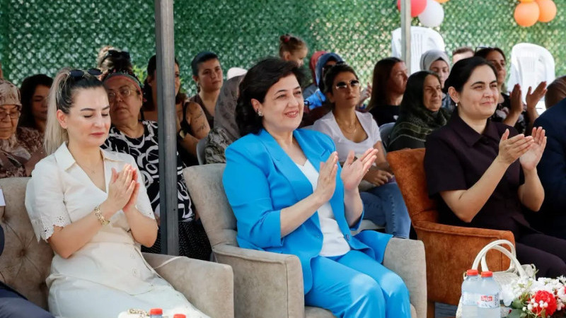 SÜREYYA YAVUZ HANIMEFENDİ MİNİK ÖĞRENCİLERİN İLKÖĞRETİM HAFTASI SEVİNCİNE ORTAK OLDU