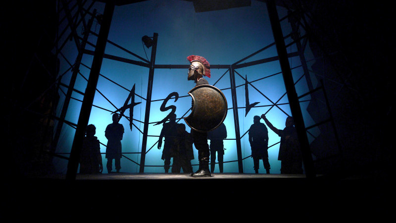 ADANA DEVLET TİYATROSU YENİ SEZONU İKİ PRÖMİYERLE AÇIYOR