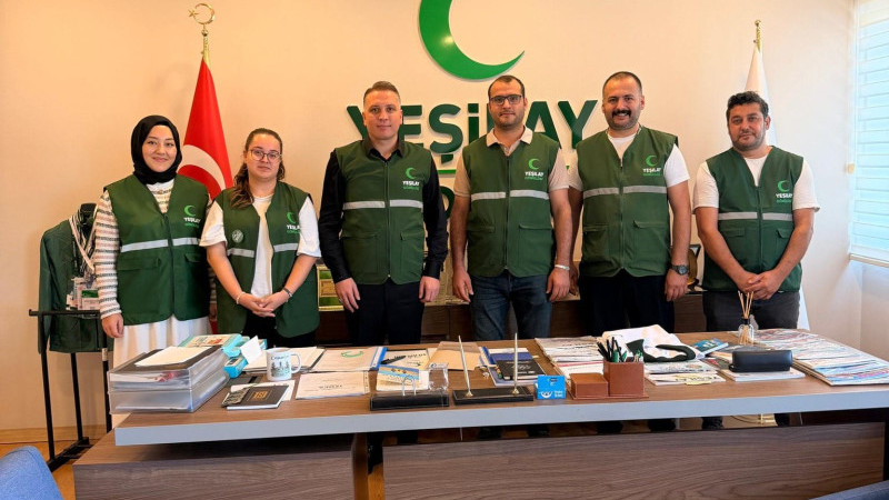 Cem Tutsoy'dan Yeşilay Adana Şubesi'ne ziyaret